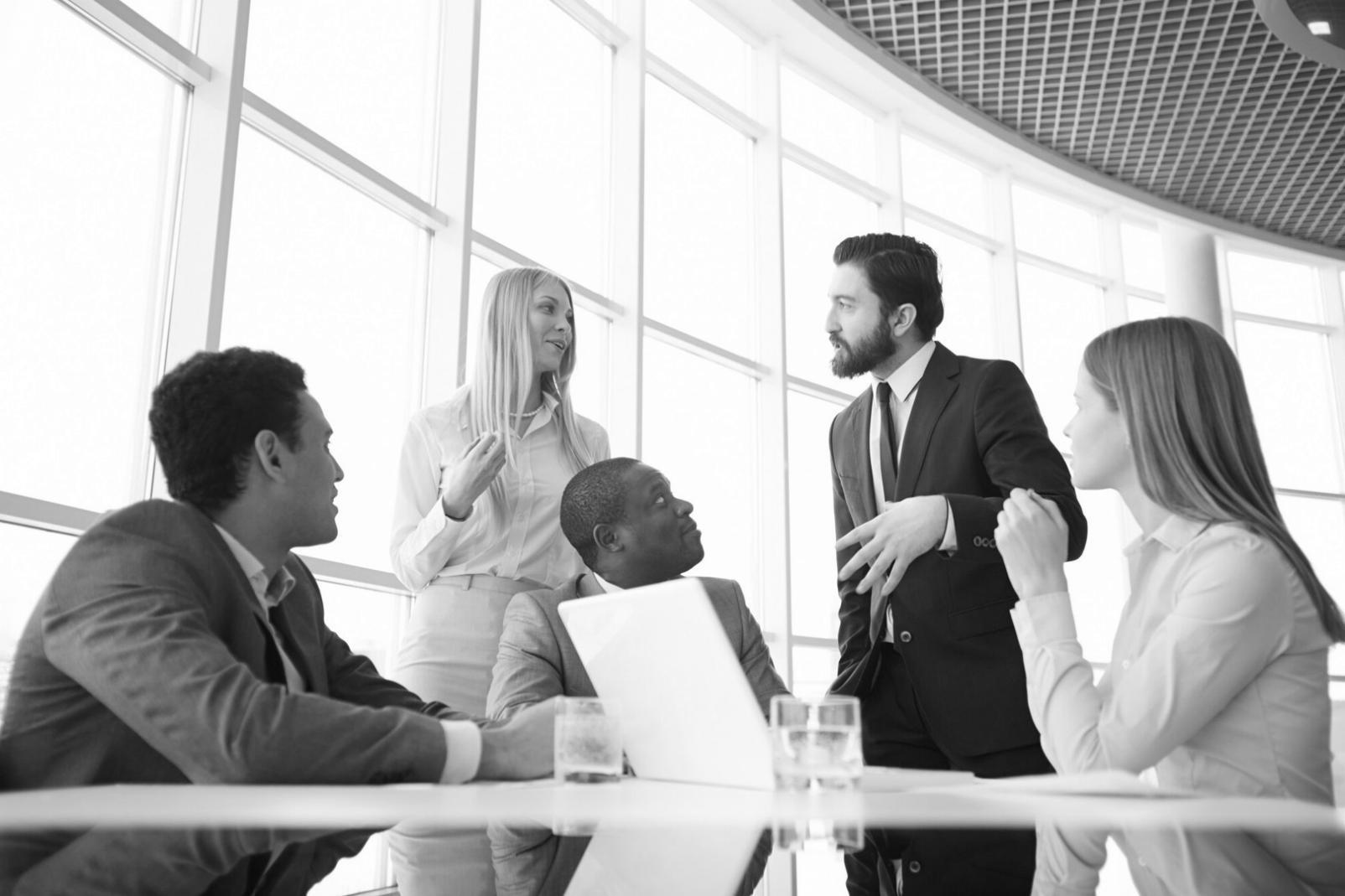 Instrutor principal do programa de otimização de tráfego web